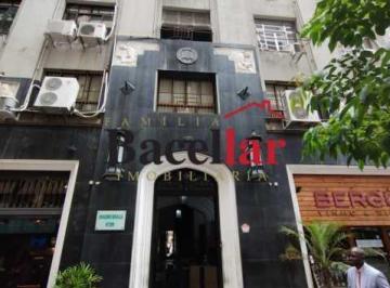 Comercial · 180m² · Sobreloja : / Comercial / Centro