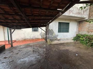 2ba2f6387af84cee39e7b82994f425032f23728f · Oportunidade para Reformar: Casa 3 Quartos em Localização Estratégica
