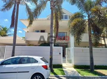 Casa · 690m² · 5 Quartos · 4 Vagas · MAGNÍFICA CASA À VENDA NO CONDOMÍNIO PASSAREDO COM 5 QUARTOS