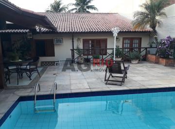 Casa · 250m² · 4 Quartos · 2 Vagas · CASA LINEAR DENTRO DE CONDOMÍNIO À VENDA COM 4 QUARTOS NA TAQUARA