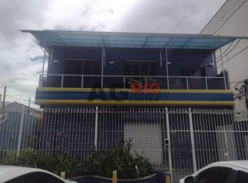 Casa · 384m² · 3 Quartos · EXCELENTE PONTO COMERCIAL NO VALQUEIRE