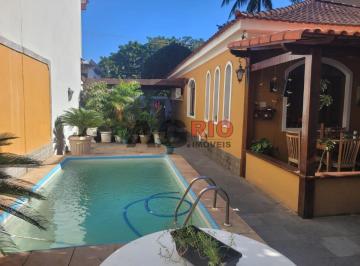 Casa · 157m² · 2 Quartos · 3 Vagas · CASA FRENTE DE RUA À VENDA COM 2 QUARTOS EM VILA VALQUEIRE