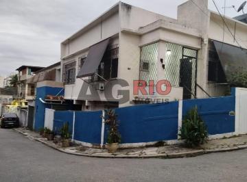 Casa · 186m² · 5 Quartos · 1 Vaga · TRÊS CASAS À VENDA EM VILA VALQUEIRE