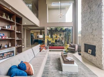 Casa · 331m² · 3 Quartos · 6 Vagas · Ibi Aram II - Casa Alto Padrão à Venda, Porteira Fechada no Condomínio Ibi Aram II