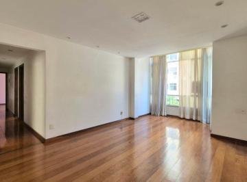 Apartamento de 3 quartos, Rio de Janeiro · VENDA | BOTAFOGO: espaçoso 3 quartos (1 suíte) em rua transversal; predinho antigo com elevador