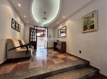 Casa · 417m² · 4 Quartos · 2 Vagas · Casa de 4 Dorms (Suíte c/ Hidro) + Edícula e Sótão na Estiva – 417m²