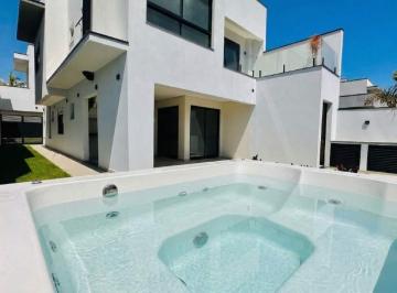 Casa · 262m² · 3 Quartos · Casa para VENDA localizada no condomínio BRISAS DA MATA, no bairro RECANTO QUARTO CENTENÁRIO, em Jun