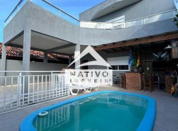 Casa · 112m² · 3 Quartos · 1 Vaga · Casa com 2 pavimentos com sacada no Rio Vermelho