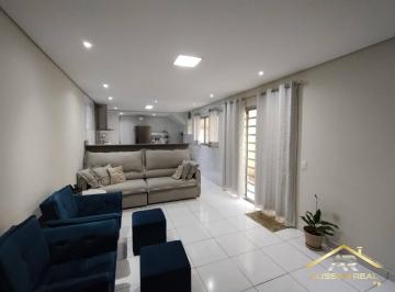 Casa · 204m² · 3 Quartos · 2 Vagas · Sobrado de 204m² |3 Quartos| 1 Suíte| Área de churrasqueira no Jd. Elvira.
