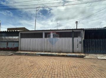 Casa · 121m² · 3 Quartos · Casa na QR 433 Conjunto 14 com 3 Quartos