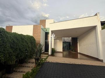 Casa · 220m² · 3 Quartos · 5 Vagas · Casa à venda em Uberlândia/MG