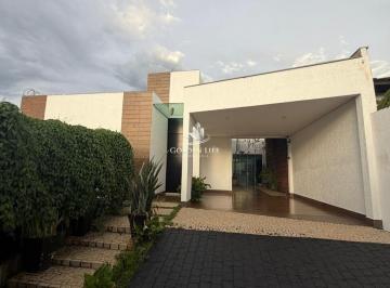 Casa · 220m² · 3 Quartos · 5 Vagas · Casa à venda em Uberlândia/MG