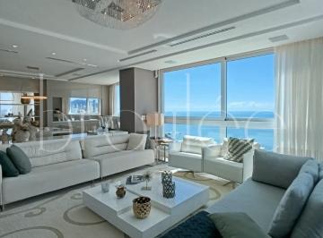 Apartamento de 4 quartos, Balneário Camboriú · APARTAMENTO FRENTE MAR MOBILIADO NO CENTRO DE BALNEÁRIO CAMBORIÚ PARA LOCAÇÃO ANUAL