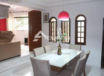 Casa · 4 Quartos · Sobrado com 4 Quartos, 1 suíte, 2 vagas - Bairro Olímpico