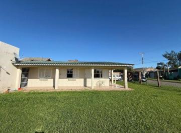Casa · 135m² · 2 Quartos · 2 Vagas · 🌊🏡 Casa à venda em Imbé – Balneário Nordeste