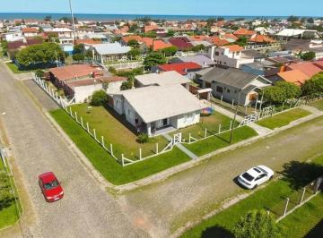 Casa · 170m² · 4 Quartos · 1 Vaga · Casa à venda em Imbé