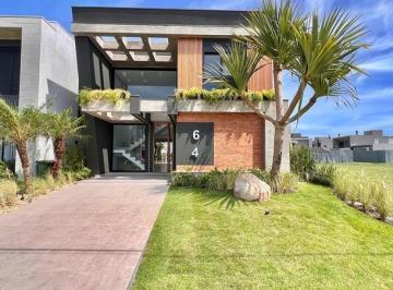 Casa · 203m² · 4 Quartos · 2 Vagas · Casa à venda no Condomínio SUNSET