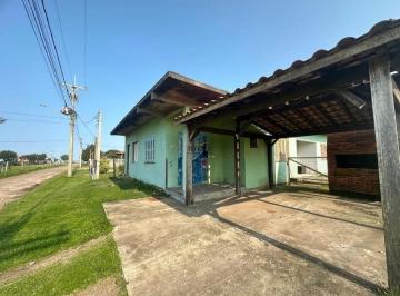 Casa · 147m² · 6 Quartos · 3 Vagas · Kit net à venda próximo ao mar