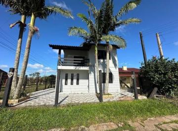 Casa · 140m² · 4 Quartos · 2 Vagas · Casa à venda próxima ao mar