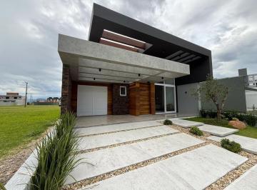 Casa · 170m² · 4 Quartos · 2 Vagas · Casa à venda no Santorini