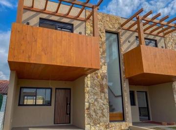 Casa · 147m² · 3 Quartos · 2 Vagas · Casa à venda Beira Mar!