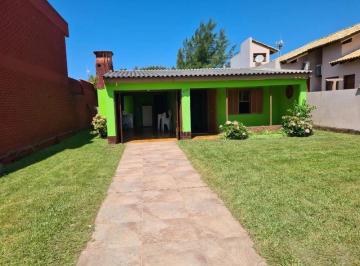 Casa · 90m² · 3 Quartos · 1 Vaga · Casa próxima ao mar em Imbé