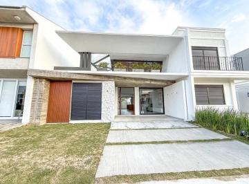 Casa · 150m² · 4 Quartos · 2 Vagas · Casa no Condomínio SUNSET