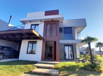 Casa · 240m² · 4 Quartos · 2 Vagas · Sobrado no SUNSET