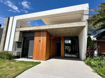 Casa · 149m² · 4 Quartos · 2 Vagas · Casa de alto padrão à venda no Sunset