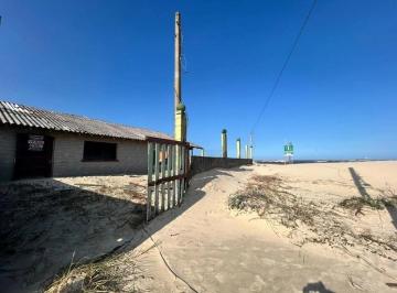 Casa · 200m² · 3 Quartos · 2 Vagas · Casa beira-mar em Imbé – oportunidade para investidores!