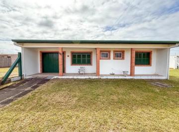 Casa · 130m² · 3 Quartos · 2 Vagas · Casa à Venda em Imbé – Balneário Nordeste