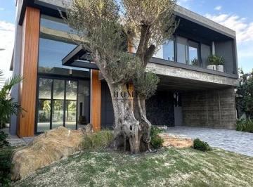 Casa · 403m² · 5 Quartos · 2 Vagas · CASA POR DO SOL