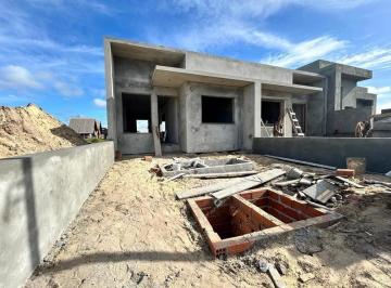 Casa · 106m² · 2 Quartos · 1 Vaga · Casa nova em Imbé