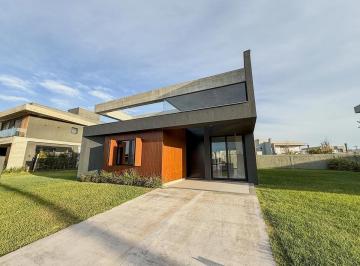 Casa · 149m² · 4 Quartos · 2 Vagas · Casa térrea no Sunset