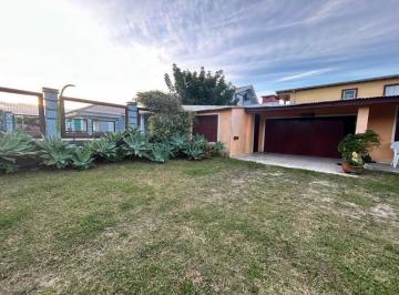 Casa · 350m² · 4 Quartos · 2 Vagas · Casa à venda balneário Harmonia