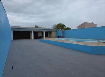 Casa · 117m² · 4 Quartos · 2 Vagas · Casa à venda no centro de Imbé