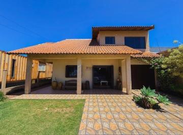 Casa · 200m² · 3 Quartos · 1 Vaga · Casa à venda beira mar