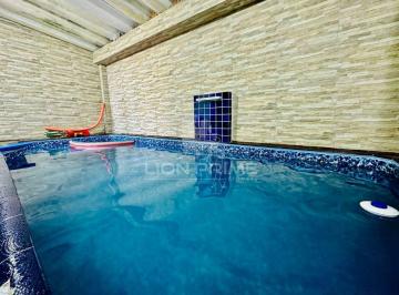 Casa · 167m² · 3 Quartos · 3 Vagas · OPORTUNIDADE, Casa à venda de 3 quartos, 1 suíte no Bairro Boqueirão 