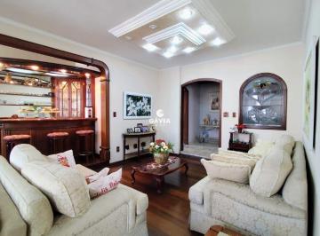 Apartamento · 274m² · 5 Quartos · 3 Vagas · Apartamento à venda no Gonzaga em Santos.