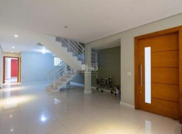 Casa · 294m² · 5 Quartos · 2 Vagas · Sobrado Amplo com 5 quartos (2 Suítes) – Ar Condicionado, Planejados e Churrasqueira – 2 Vagas