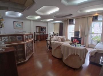 Sala · Excelente apartamento de salão em 3 ambientes, 2 quartos, suíte, varanda, 4 vagas, portaria 24 no Fl