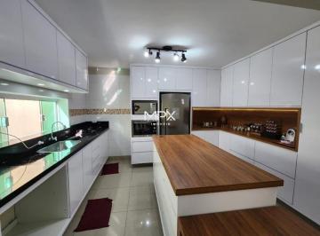 Casa · 310m² · 4 Quartos · 5 Vagas · Sobrado disponível no bairro Nova Piracicaba