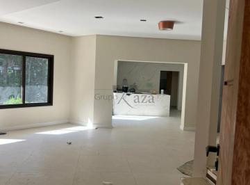 Casa · 3700m² · 4 Quartos · 10 Vagas · Oportunidade - Casa em Condomínio - Condomínio Quinta das Flores - Bosque dos Eucaliptos - 3.700m².