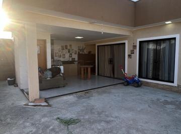 Casa · 140m² · 3 Quartos · 1 Vaga · Casa mobiliada com 3 dormitórios à venda e locação, 550m² por R$ 1.500.000/R$15.