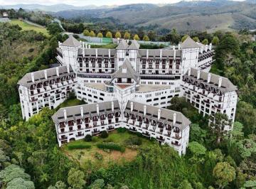 apartamento-para-venda-no-alto-do-capivari-em-campos-do-jordao-sp · Apartamento / Venda e Locação