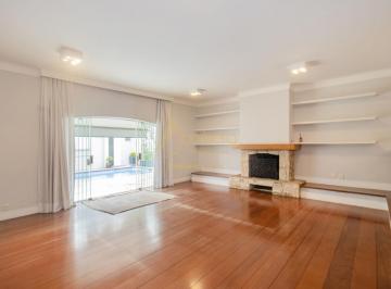Casa · 320m² · 4 Quartos · 4 Vagas · No Jardim Leonor, Maravilhosa casa com piscina aquecida, 4 quartos sendo 2 suítes, 4 vagas.