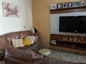 0f03b2095a0d5196503160dd4abd9a4aaf859b1e · Casa ideal para família grande na Vila Progresso.