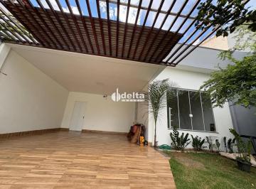 Casa · 350m² · 3 Quartos · 4 Vagas · Casa residencial com 3 quartos sendo 2 suítes disponível para venda no bairro Jardim das Palmeiras e