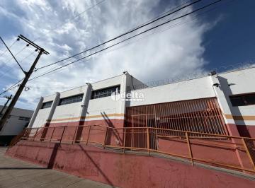 Comercial · 1000m² · 25 Vagas · Prédio comercial disponível para locação no bairro  Osvaldo Rezende em Uberlândia-MG