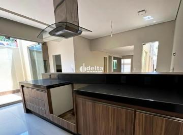 Casa · 190m² · 3 Quartos · 3 Vagas · Casa em condomínio com 3 quartos sendo 1 suíte disponível para locação no bairro Morada da Colina em